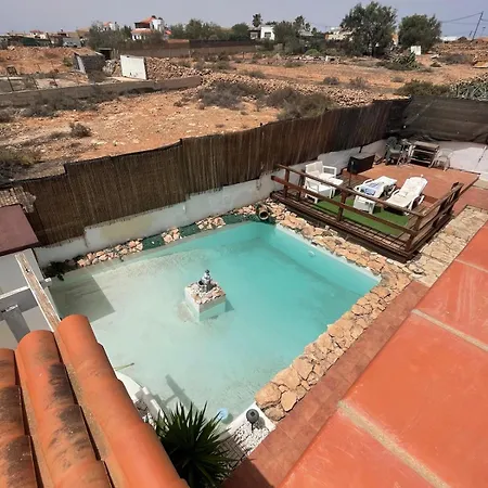 Aloha Con Piscina Villa Triquivijate